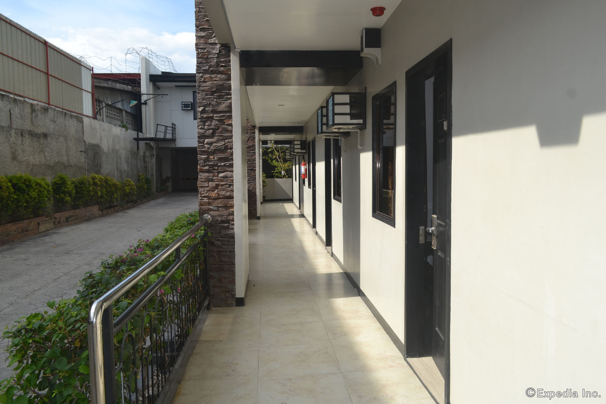 Фото Stonewood Hotel