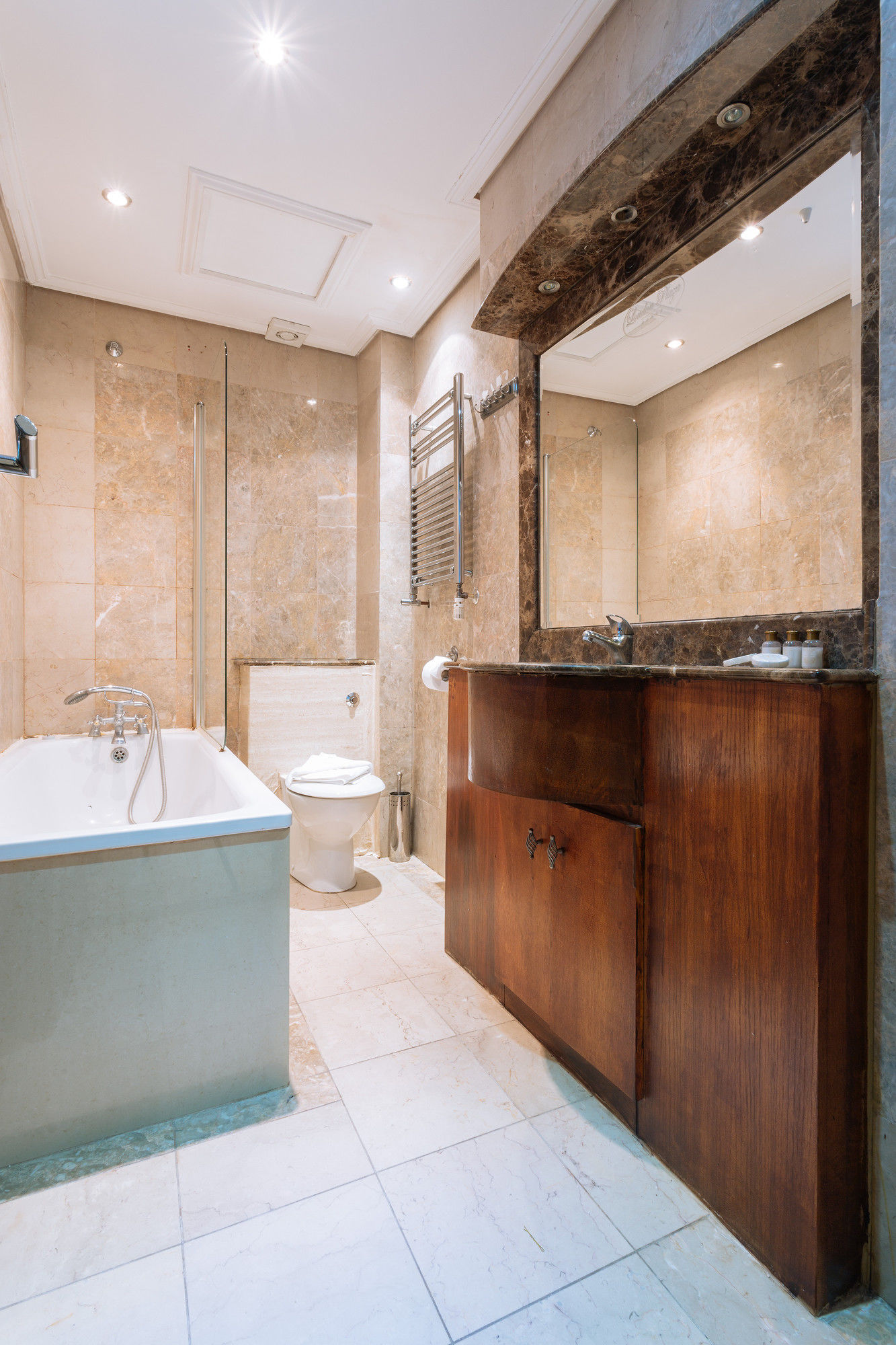 Фото London Plaza Serviced Apartments