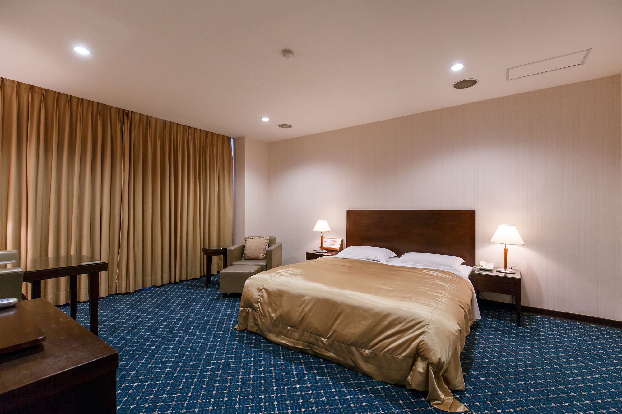 Фото Champion Hotel