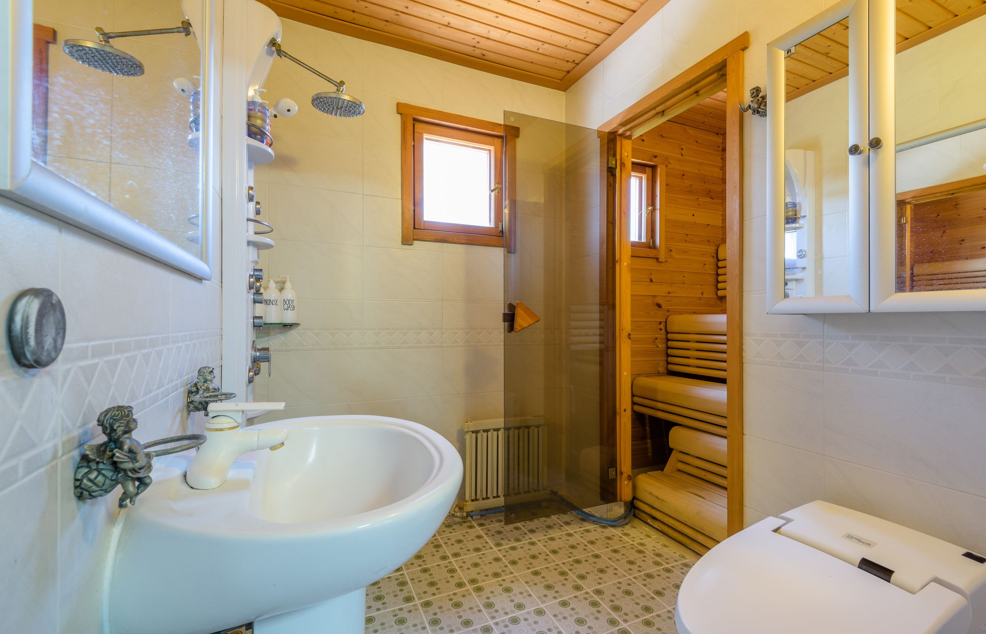 Фото On the Sea Pension