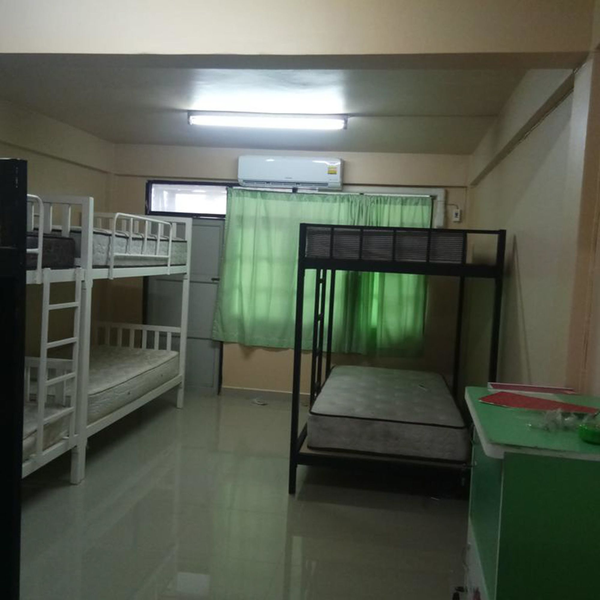 Фото Pattaya Backpackers - Adults Only