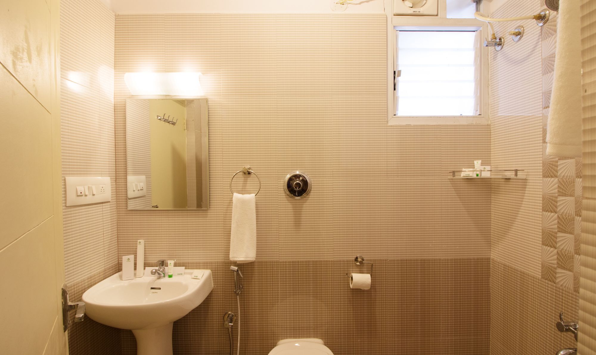Фото Treebo Trend Mel's Suites Indiranagar