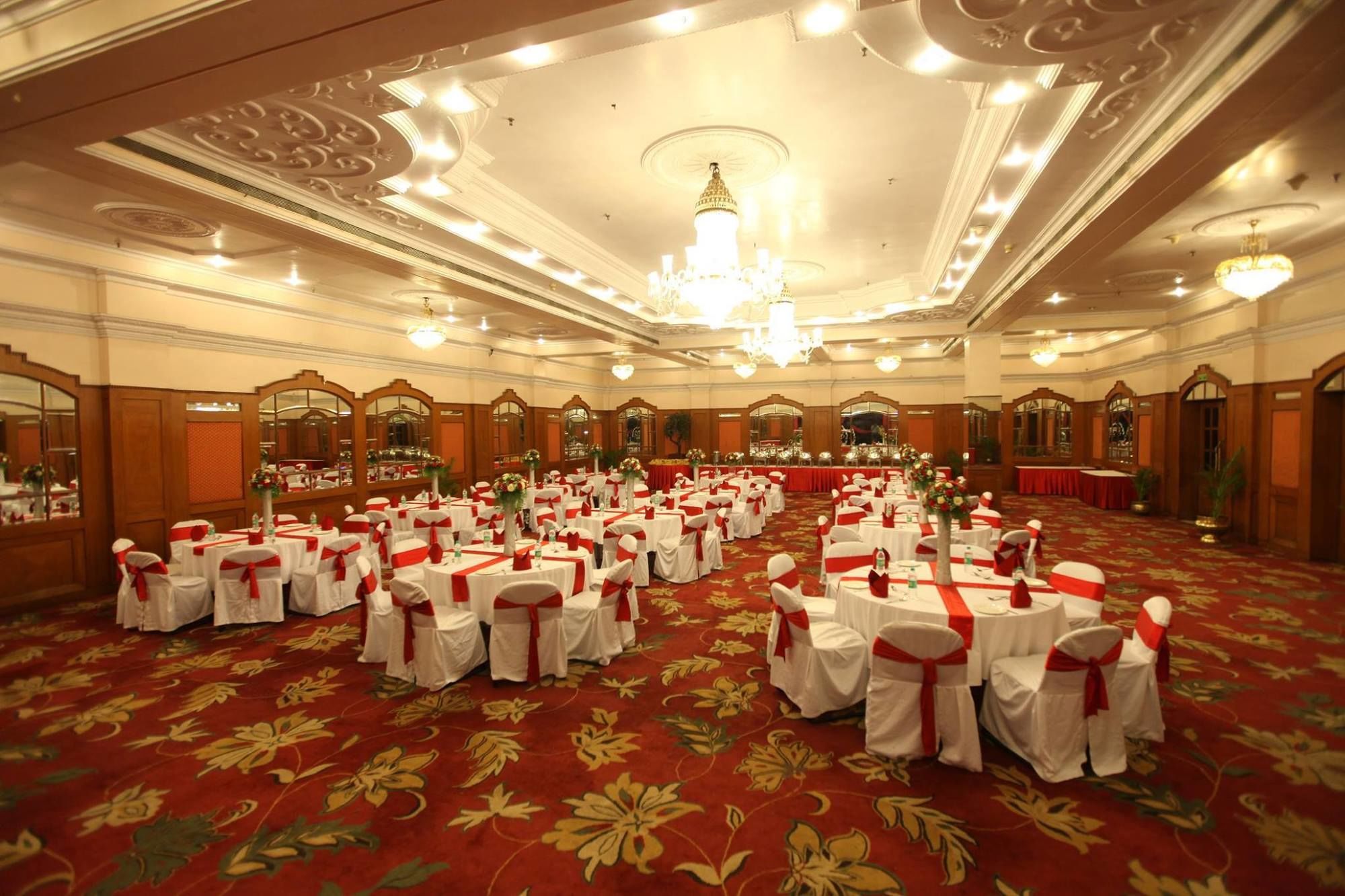 Фото The Capitol Hotel