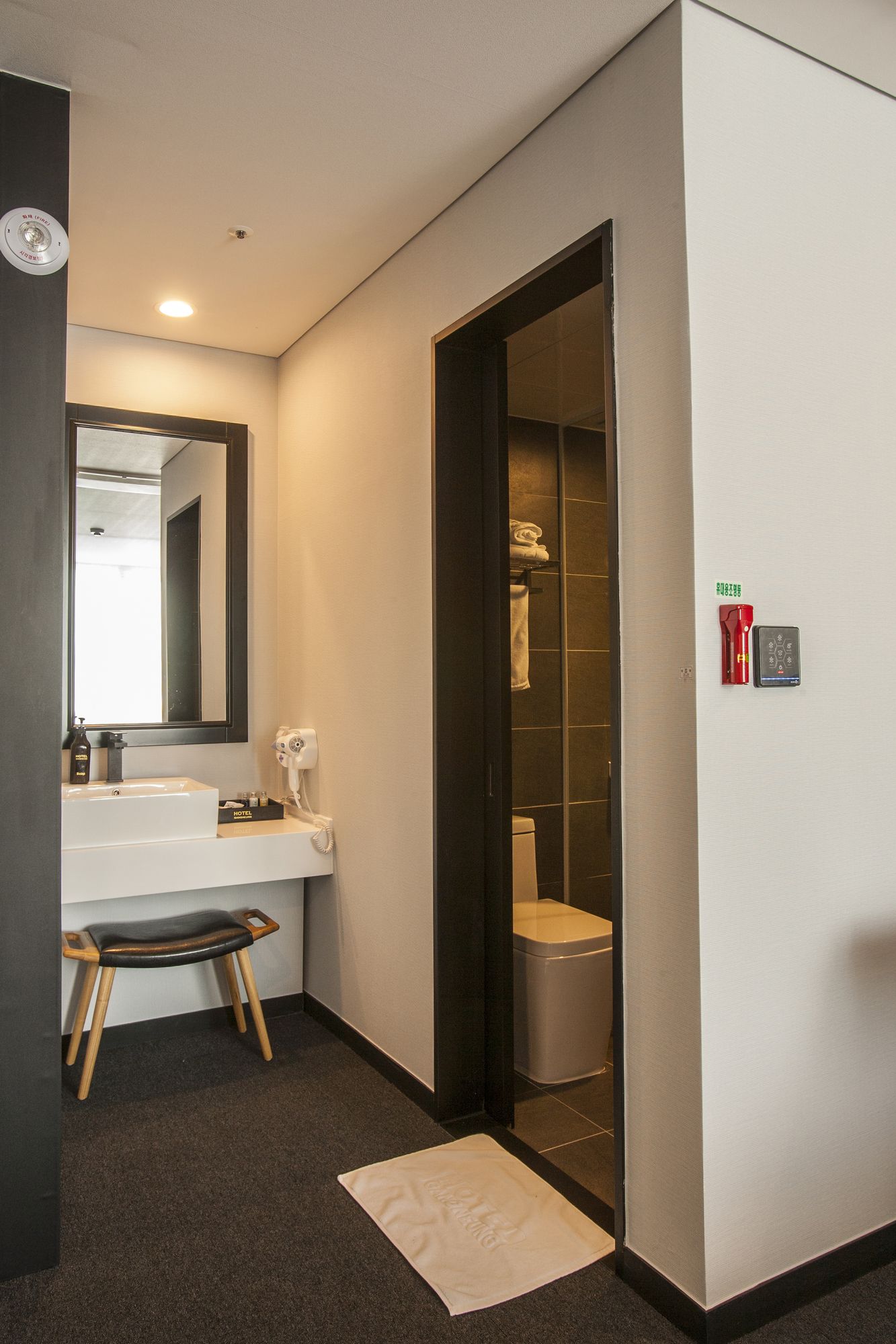 Фото Gangneung Tourist Hotel