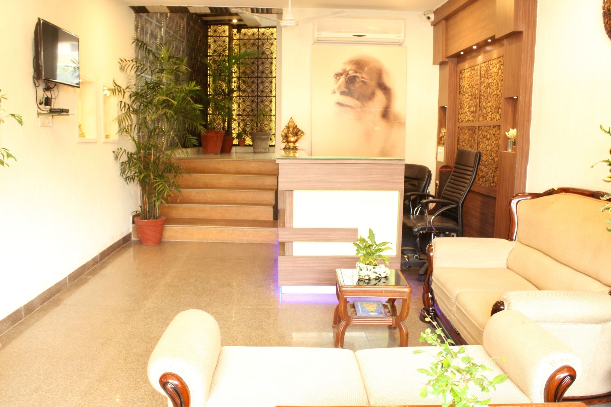 Фото Hotel Ishan A Riverside Retreat