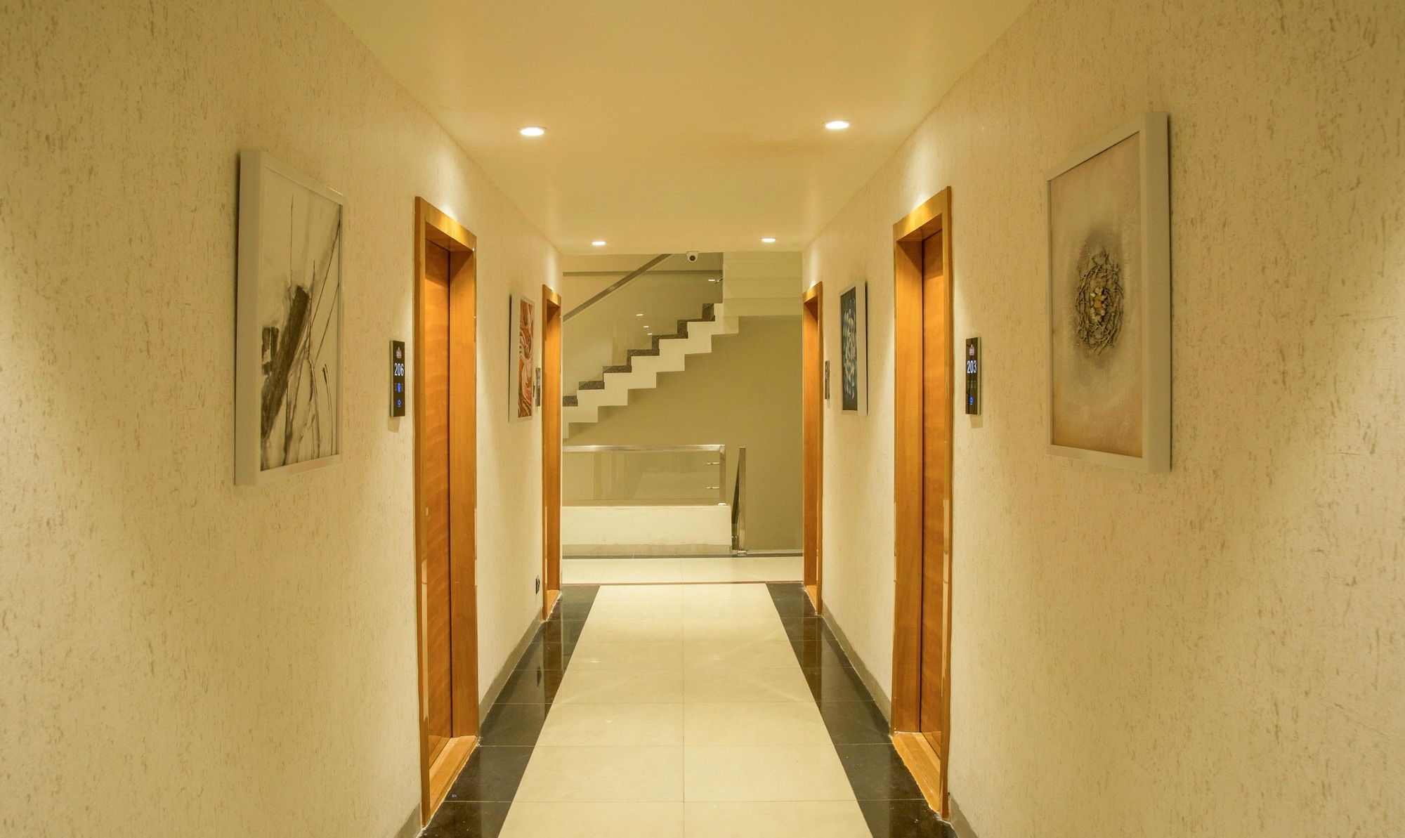 Фото Hotel Reva Regency