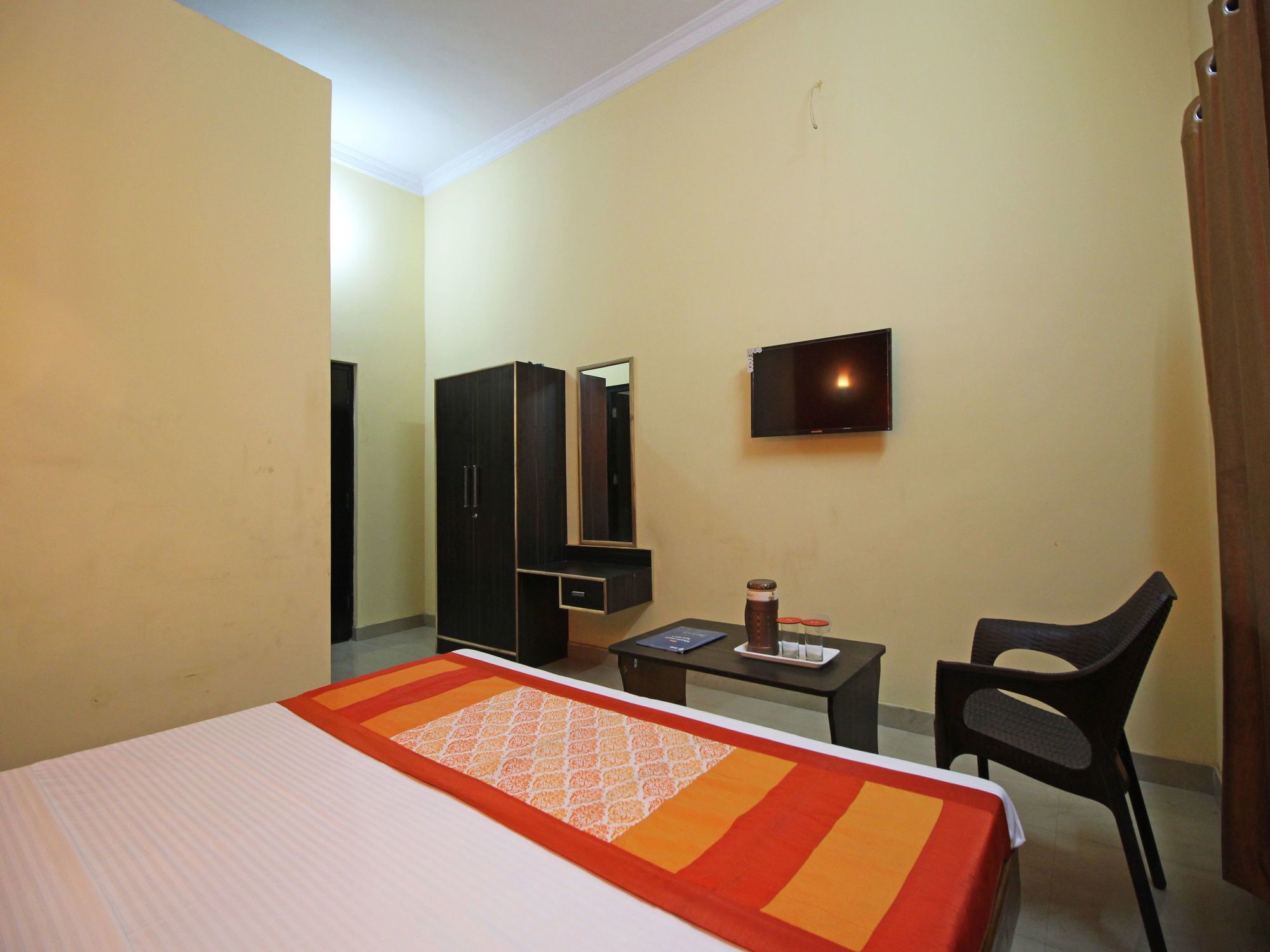 Фото Oyo 4715 Kk Residency