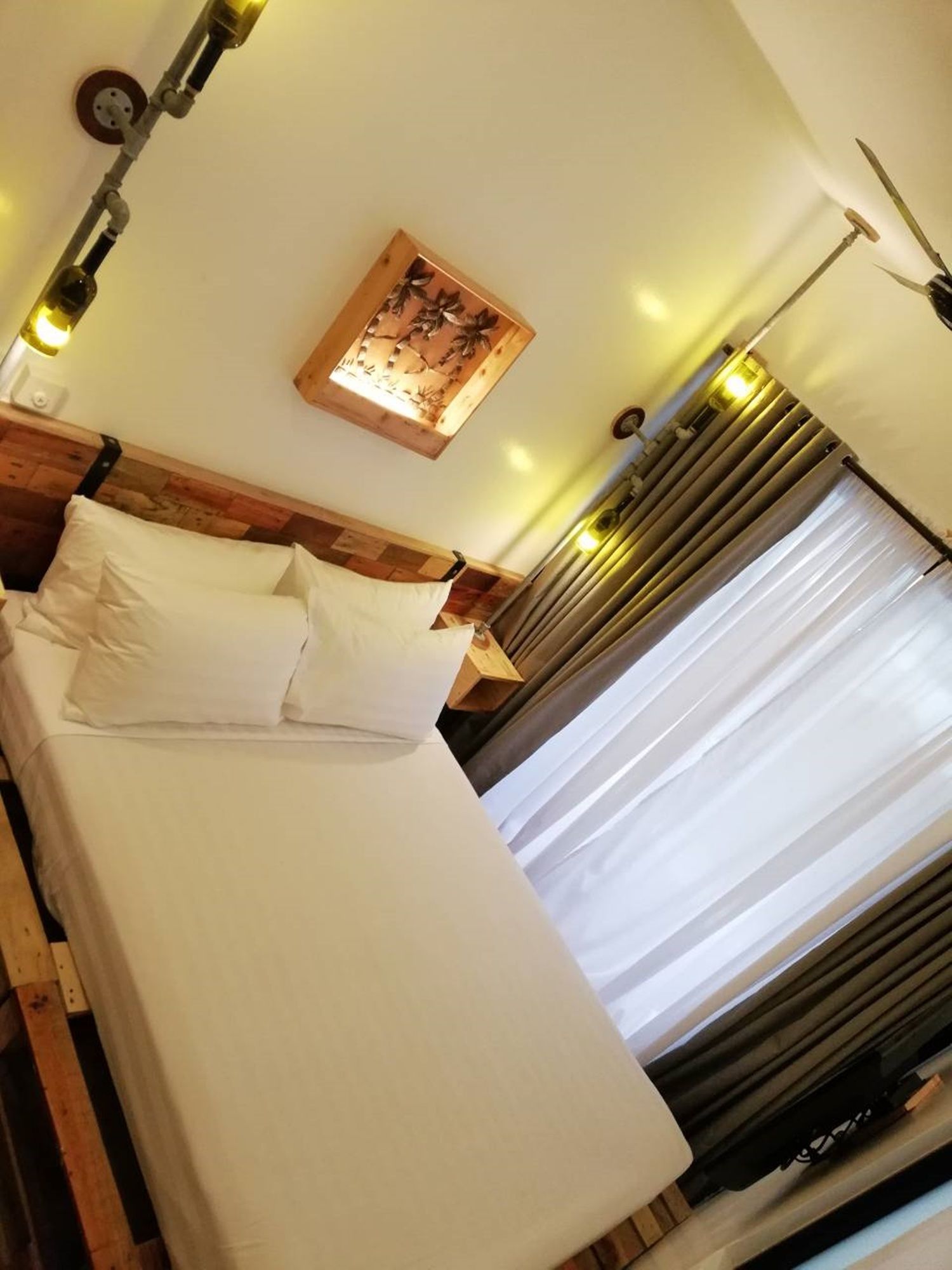 Фото Containers by Eco Hotel Tagaytay