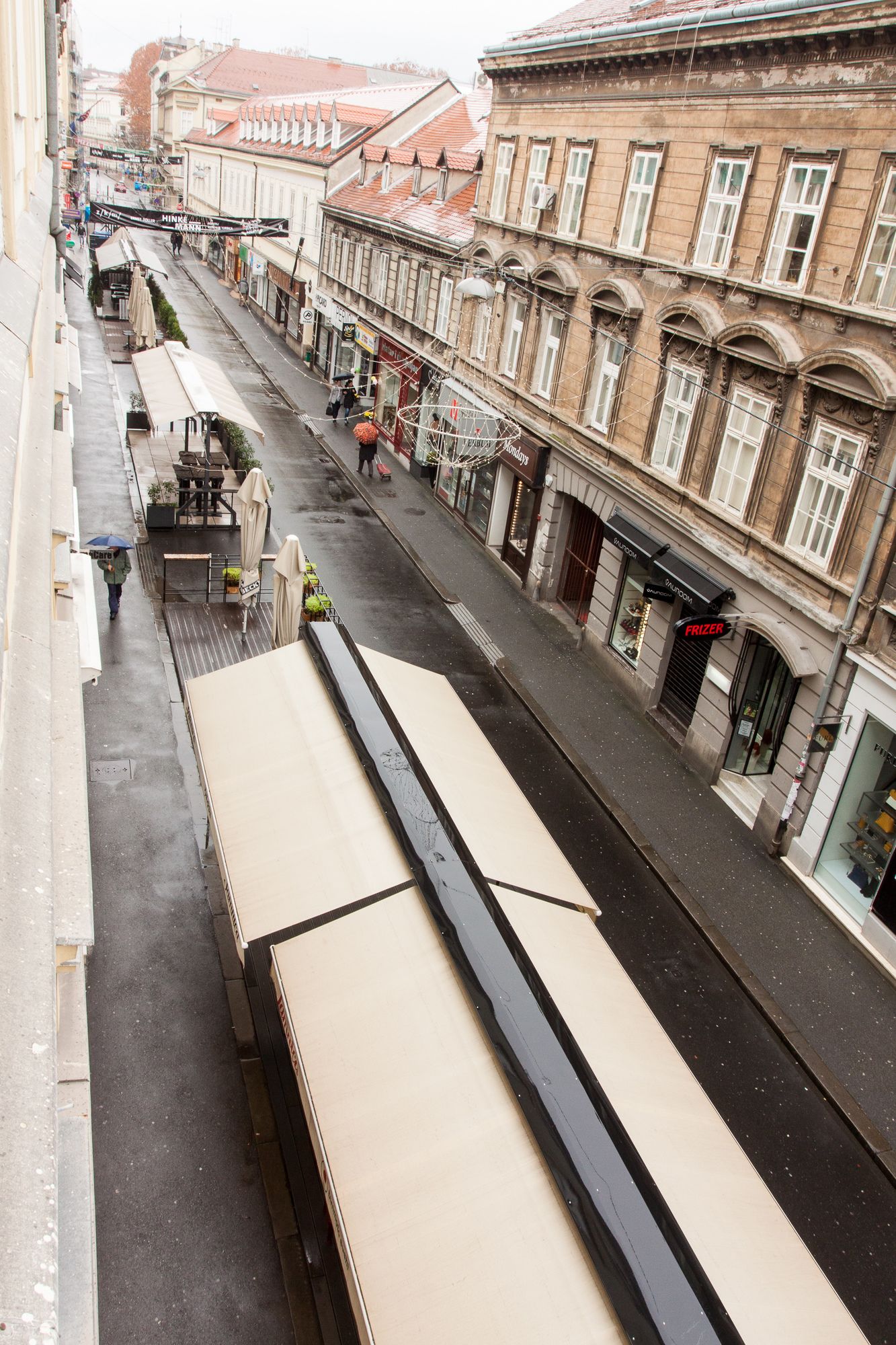 Фото Tesla Boutique Apartments & Rooms