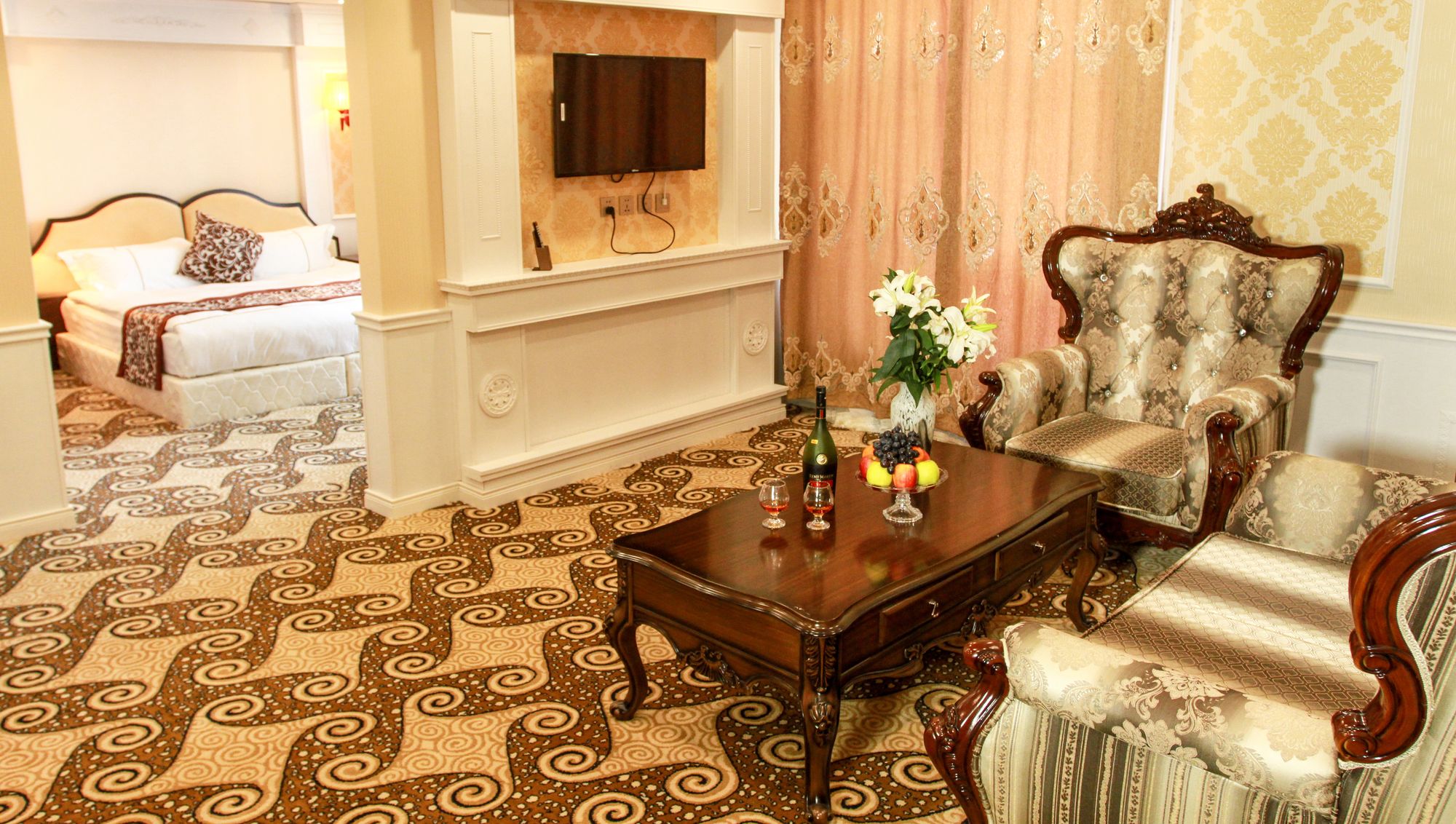 Фото Royal House Hotel 2