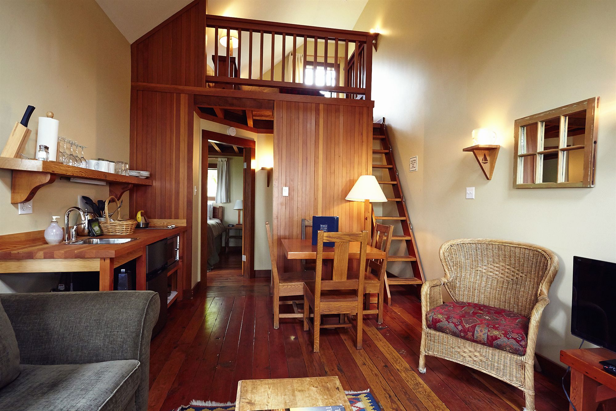 Фото Middle Beach Lodge