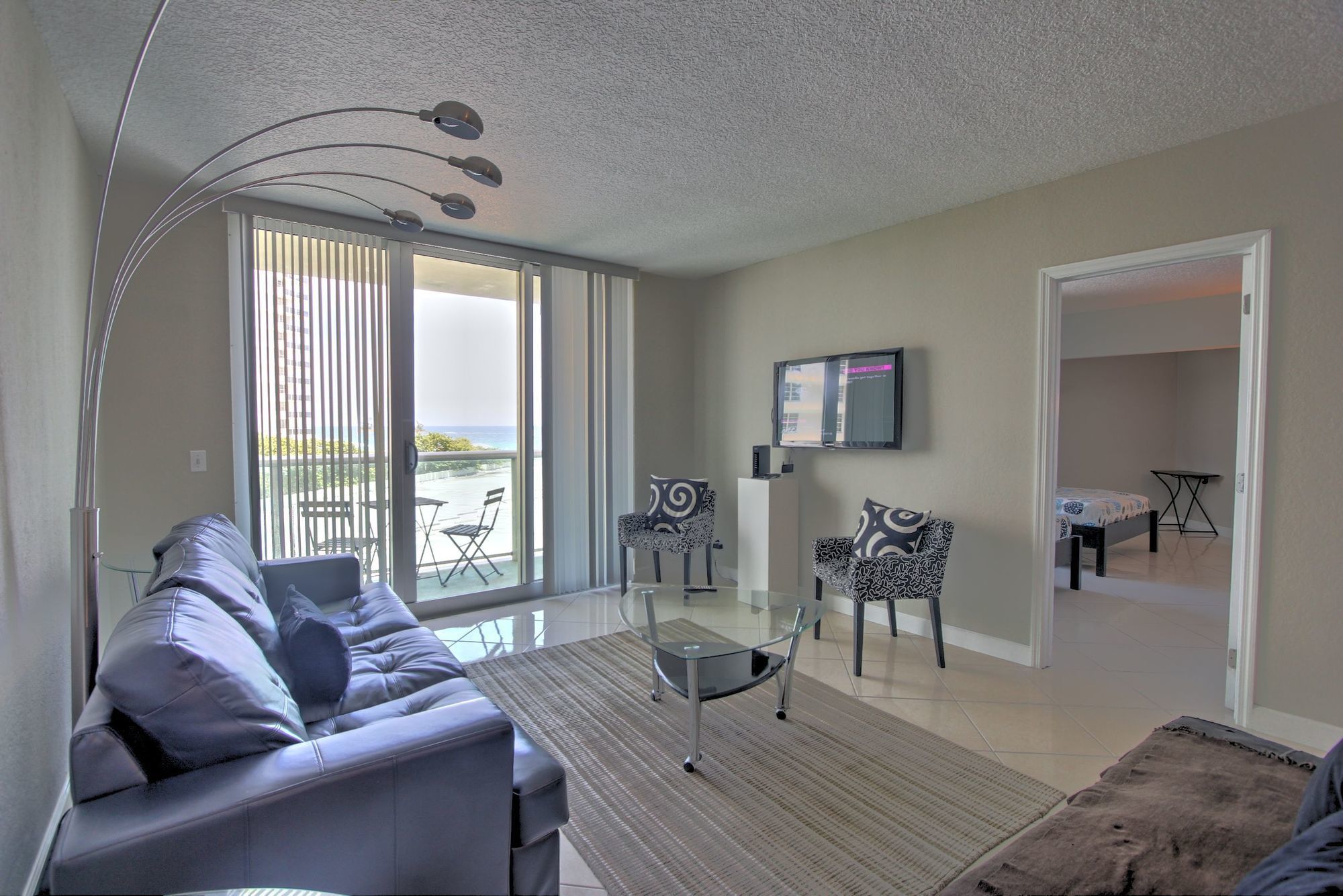 Фото Hollywood Condos