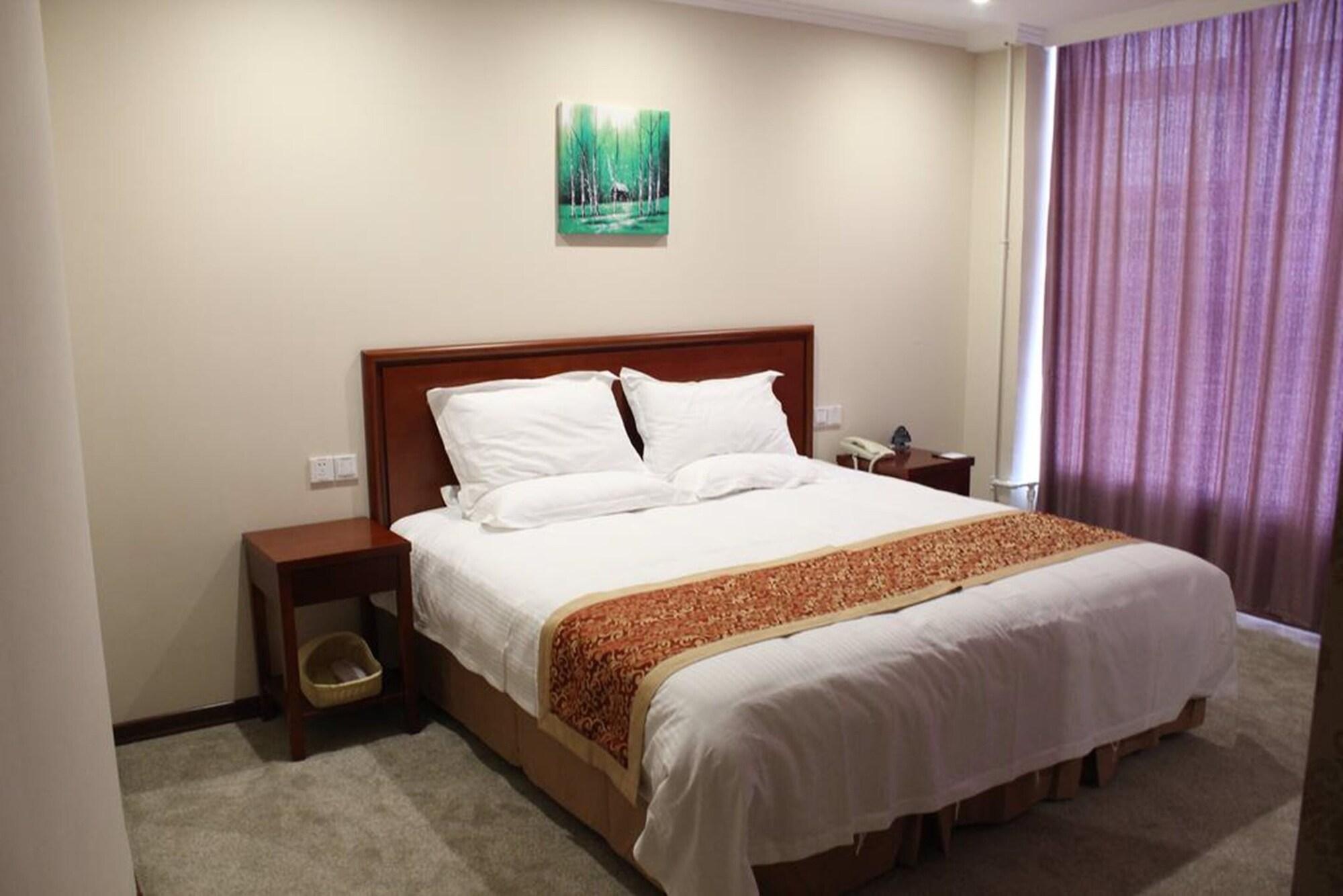 Фото GreenTree Inn Shanghai Hongqiao Hub Convention Center Jinghua Road Shell Hotel