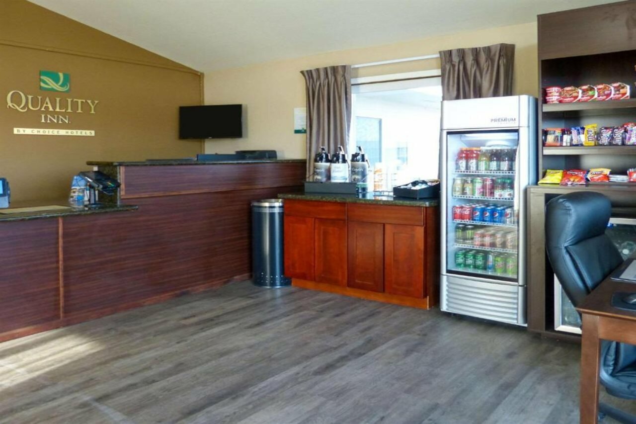 Фото Rodeway Inn & Suites