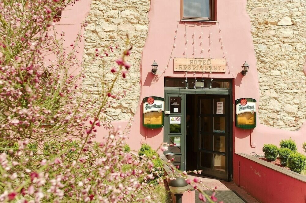 Фото отеля 2