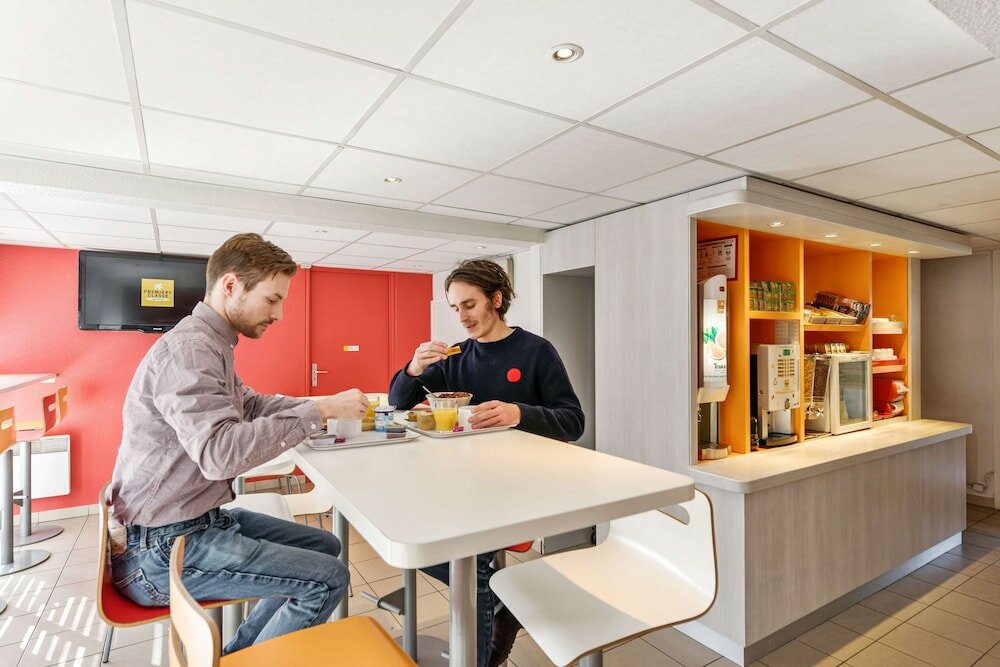 Фото Hôtel d’Olivet Orléans Sud