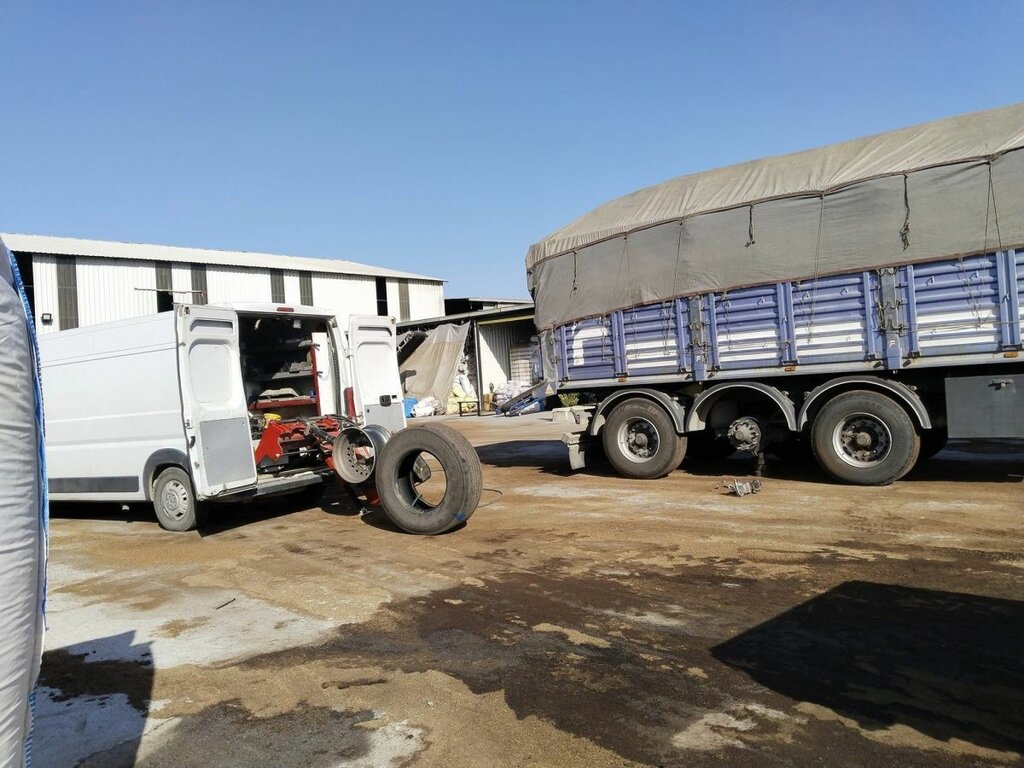 Tire service Ozen Is Auto Mobile Assistance On the Road Tire Repair, Efeler, photo