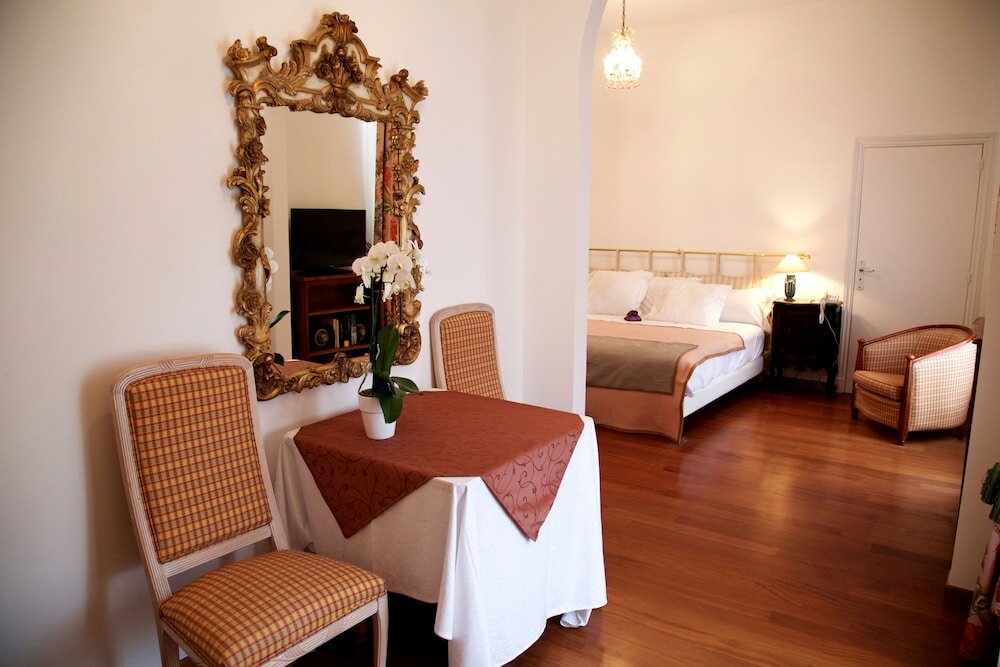 Фото Grand Hôtel des Ambassadeurs