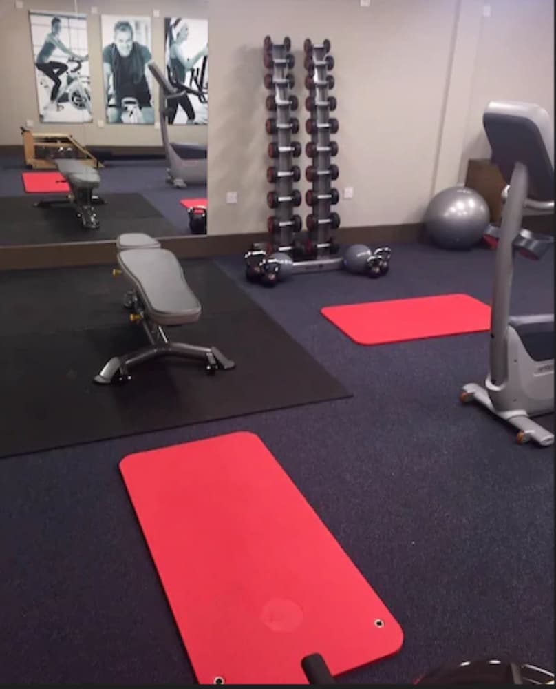 Фото Bishop's Gate Hotel