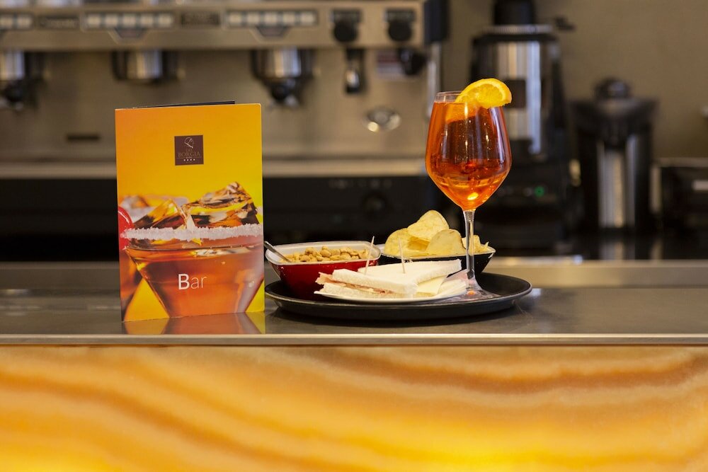 Фото Ih Hotels Roma dei Borgia