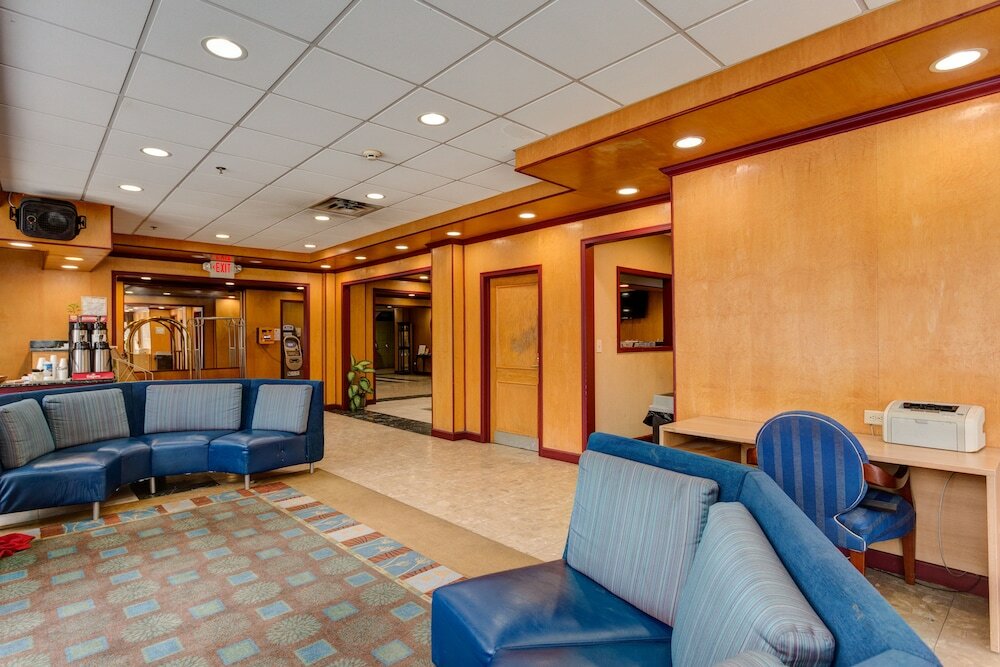 Фото University Hotel & Suites