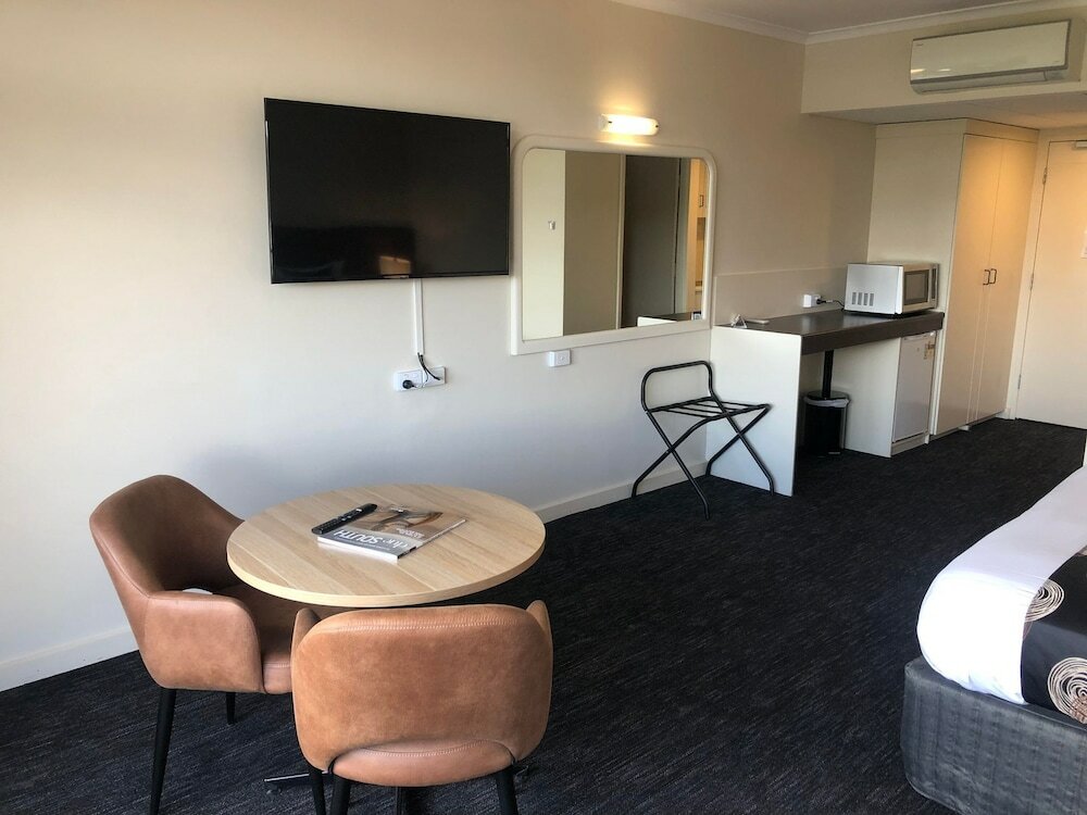 Фото Comfort Hotel Adelaide Meridien