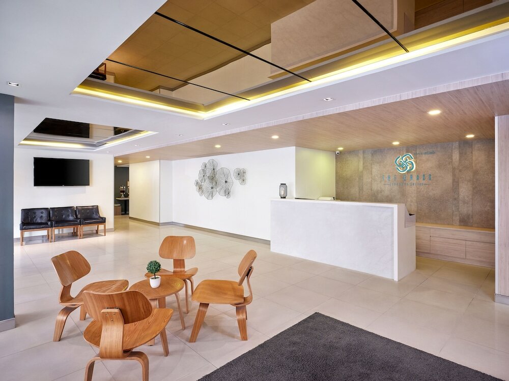 Фото The Grass Serviced Suites