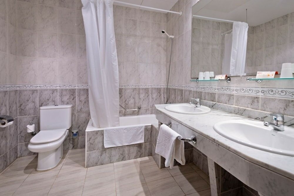 Фото Hotel Vila de Calella