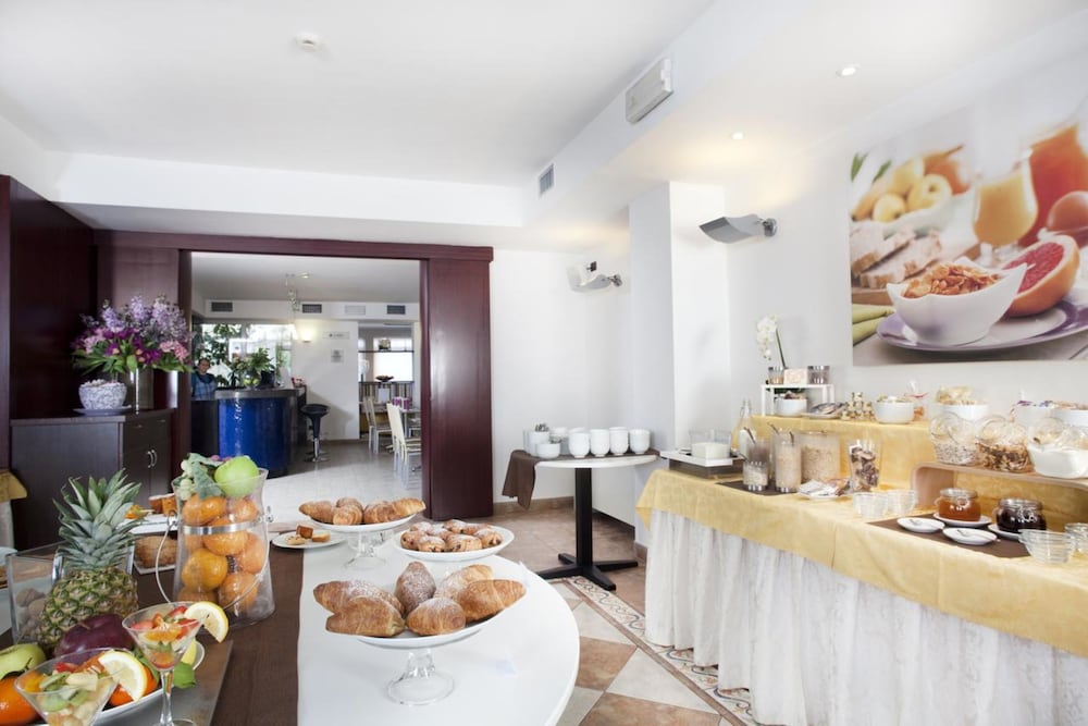 Фото Bleis Hotel