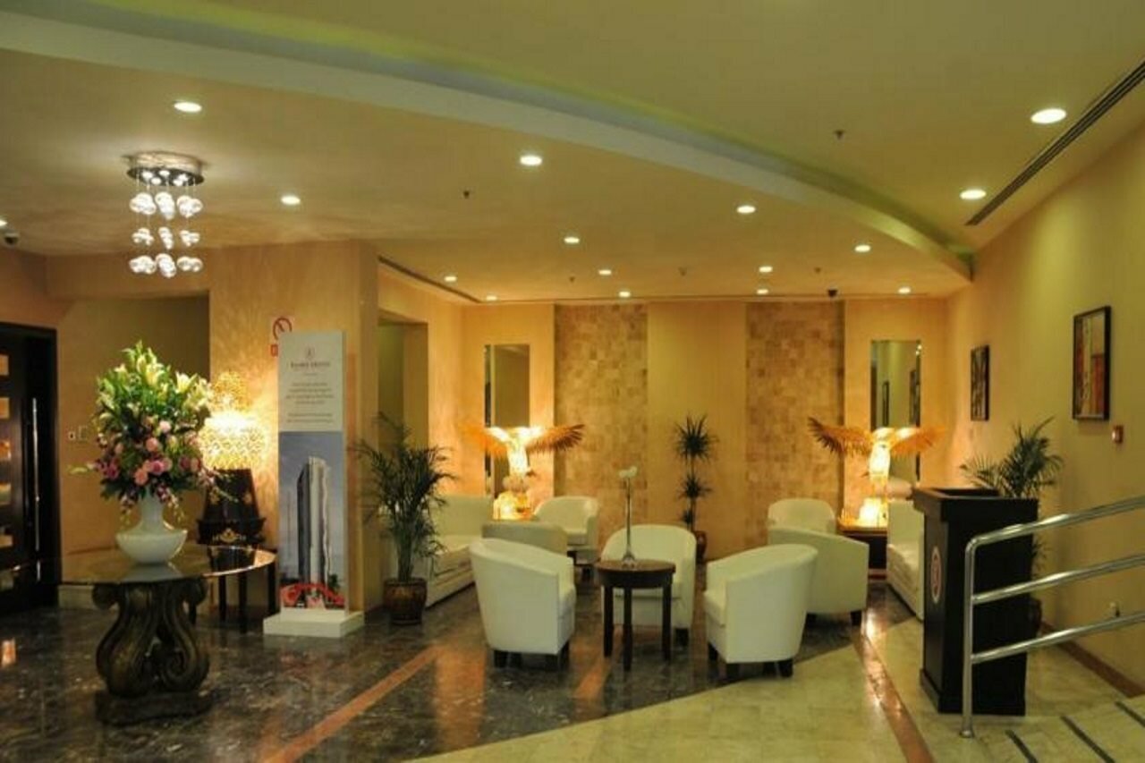 Фото Monroe Hotel & Suites