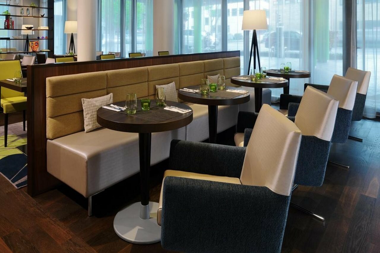 Фото Courtyard by Marriott Cologne