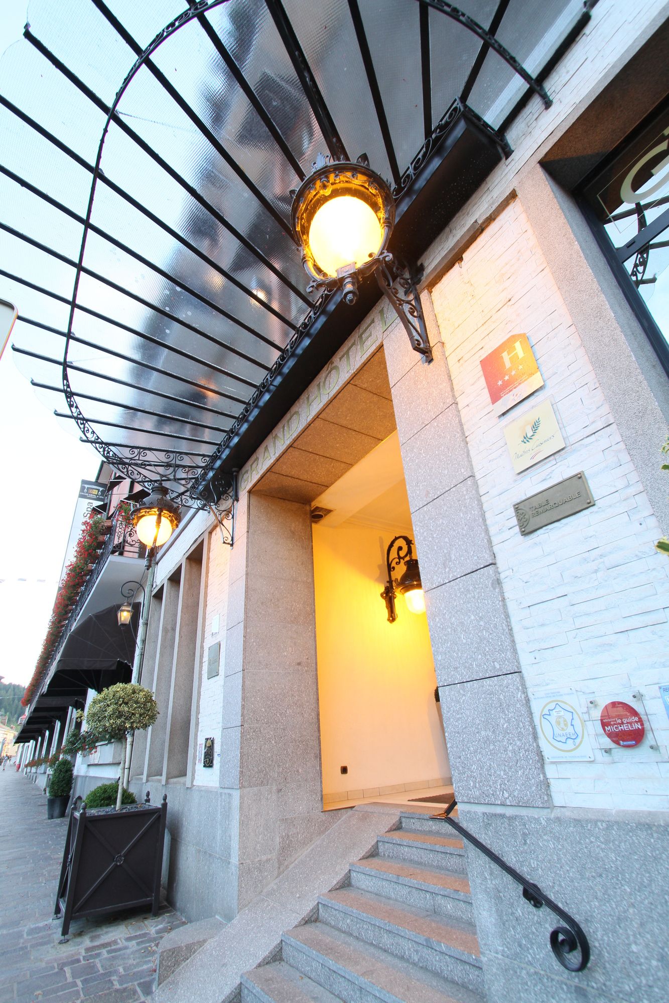 Фото Le Grand Hôtel & SPA et son Chalet