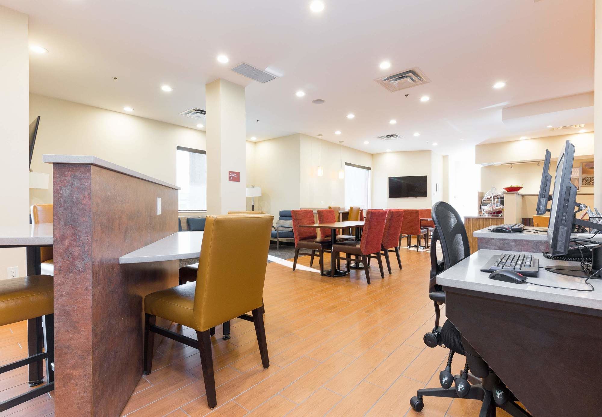 Фото TownePlace Suites by Marriott Edmonton South