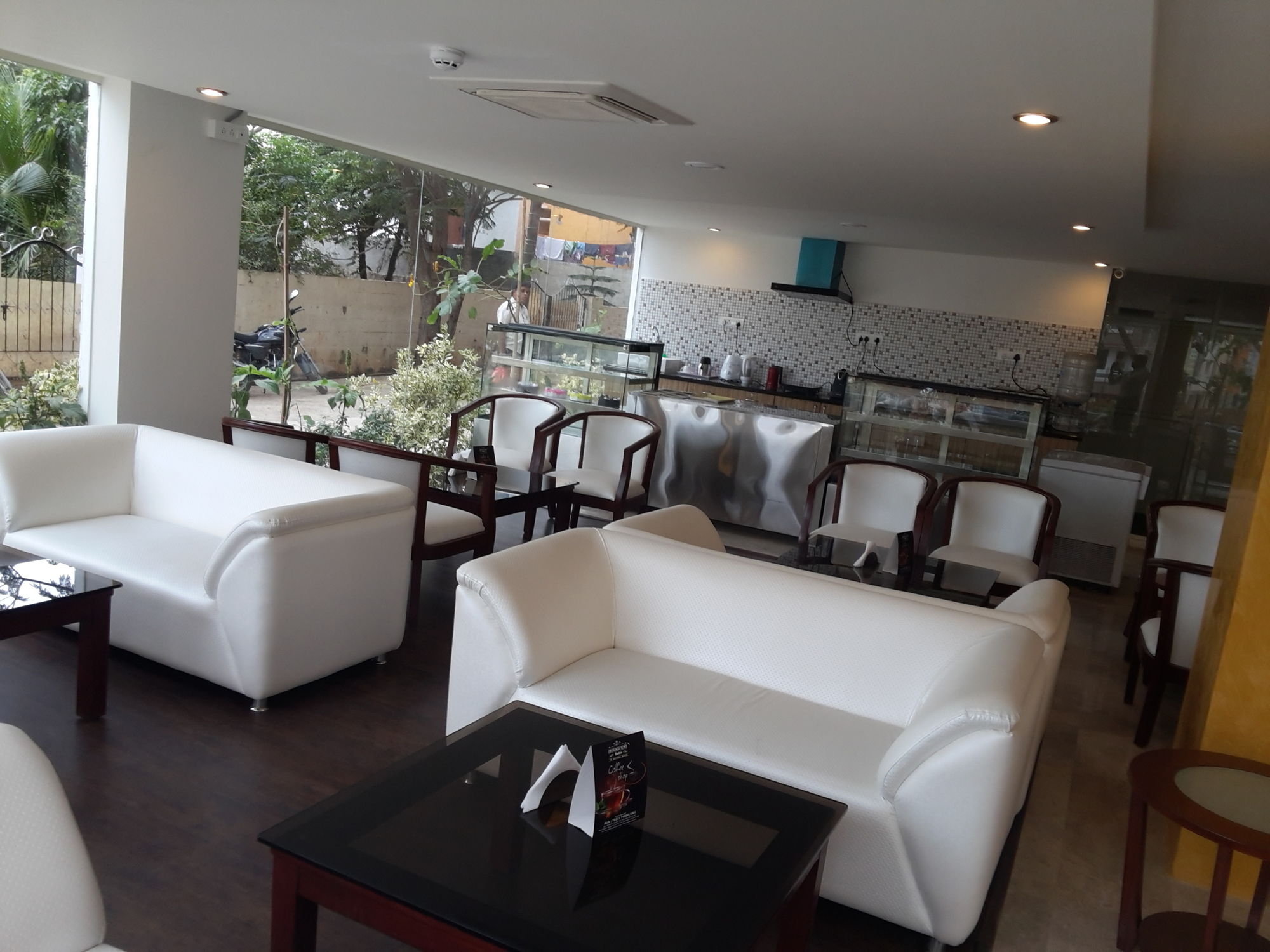 Фото Icon Suites by Bhagini