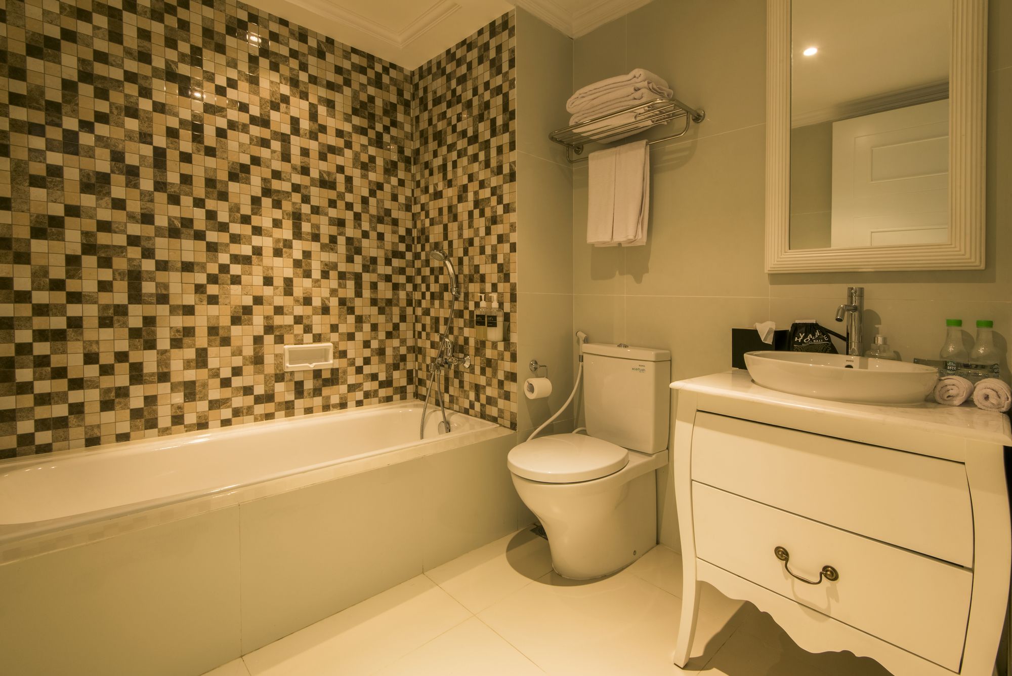 Фото Yan's House Hotel