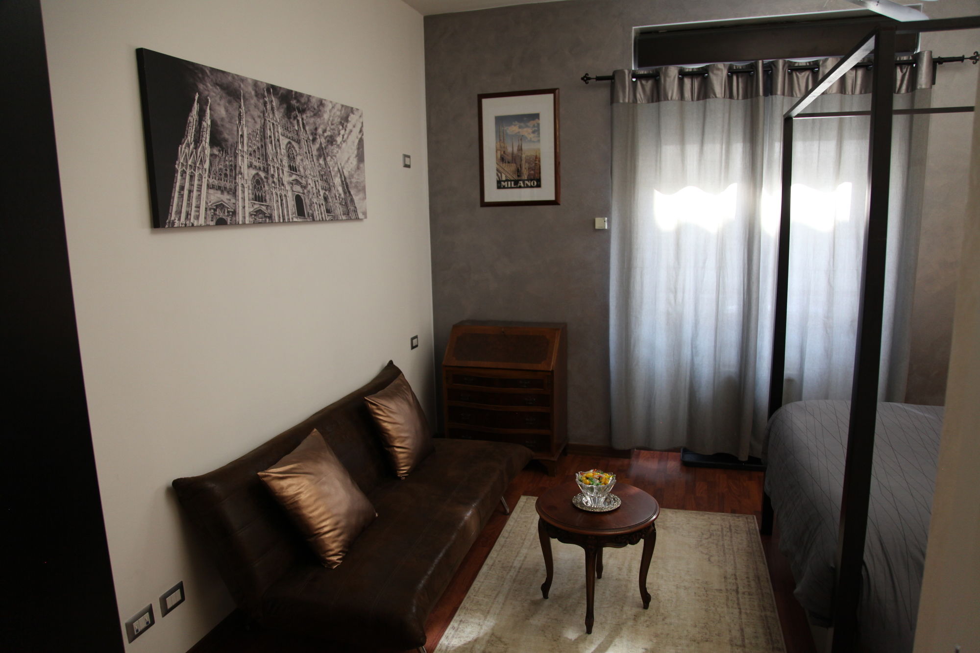 Фото Atmos Luxe Navigli Hostel & Rooms