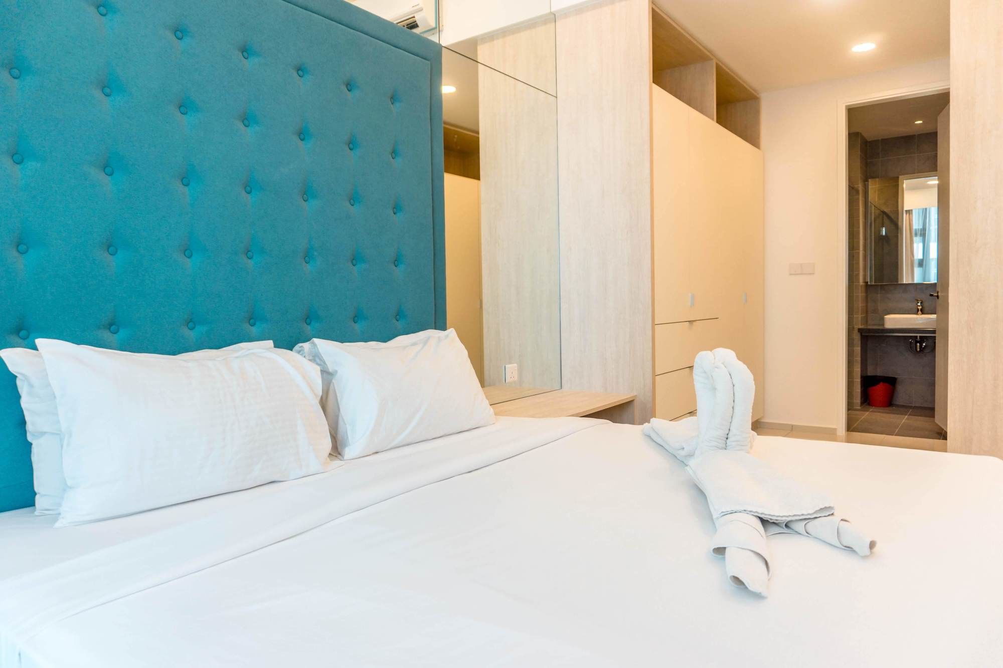 Фото Robertson Premier Suites by Subhome