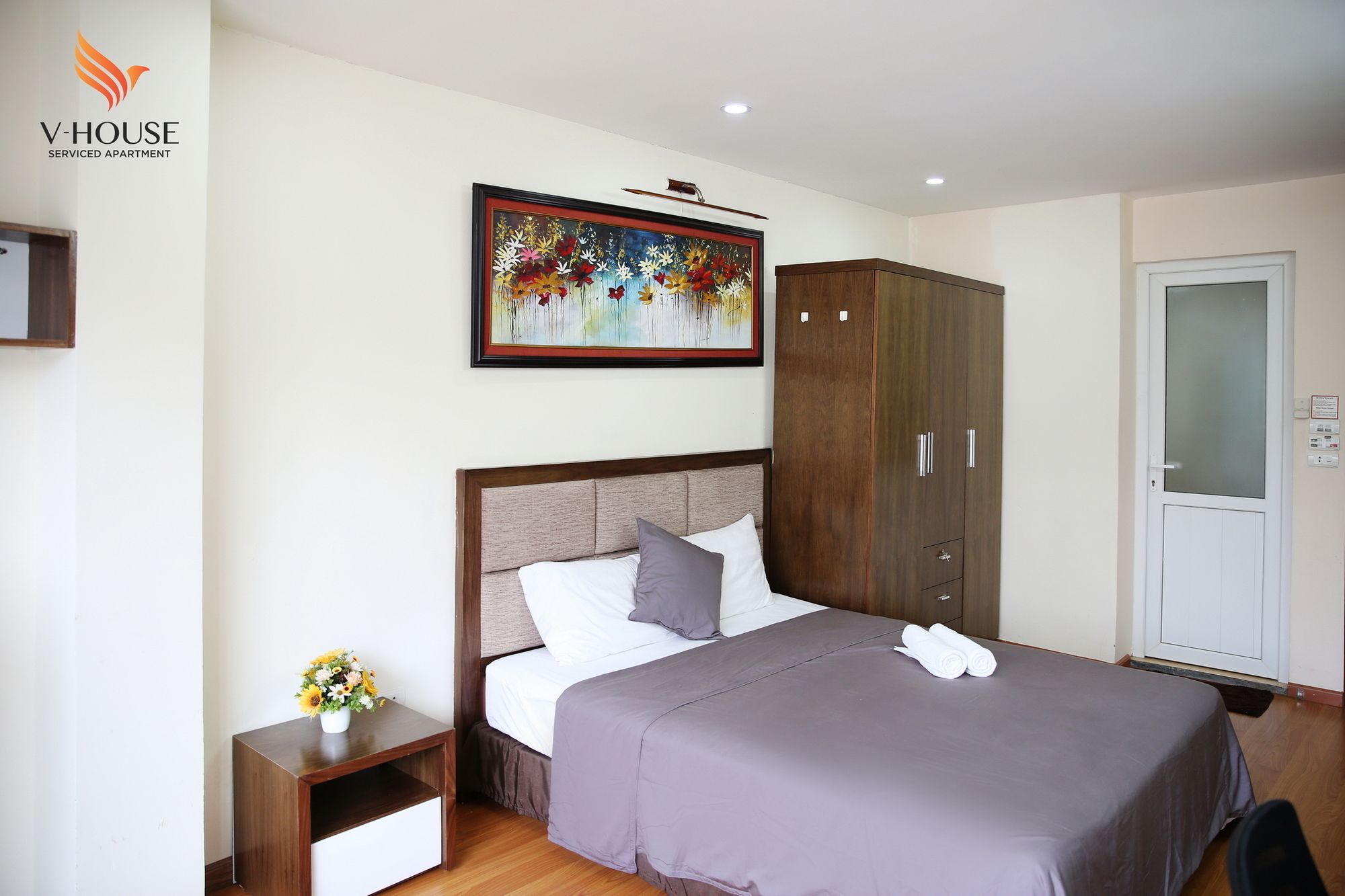 Фото V-house 1 Serviced Apartment