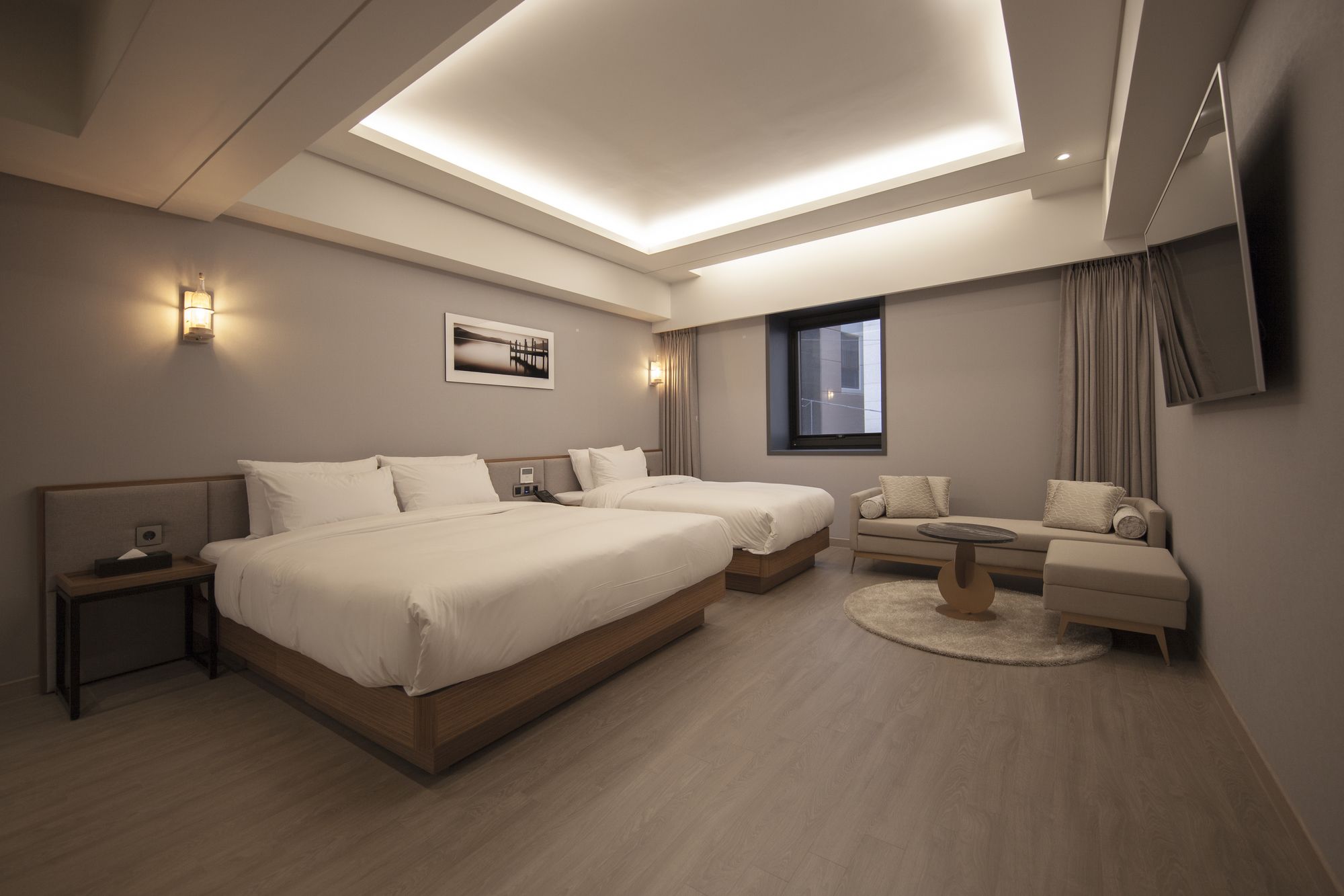 Фото Hound Hotel Seomyeon - Bumcheon