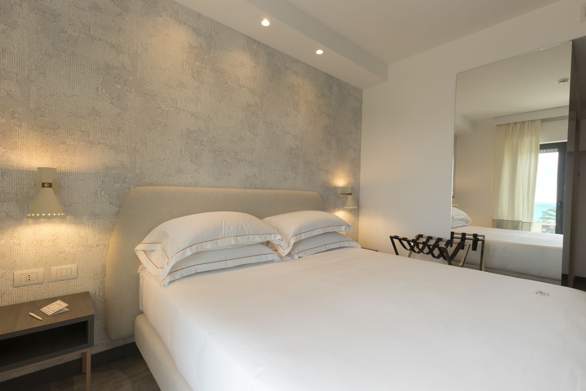 Фото Ghibli Hotel