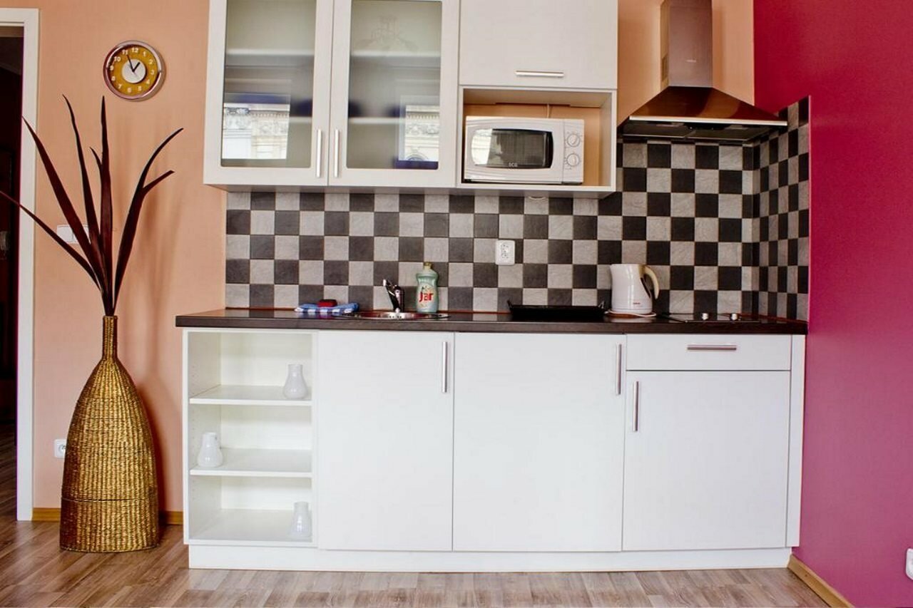 Фото Royal Court Apartments