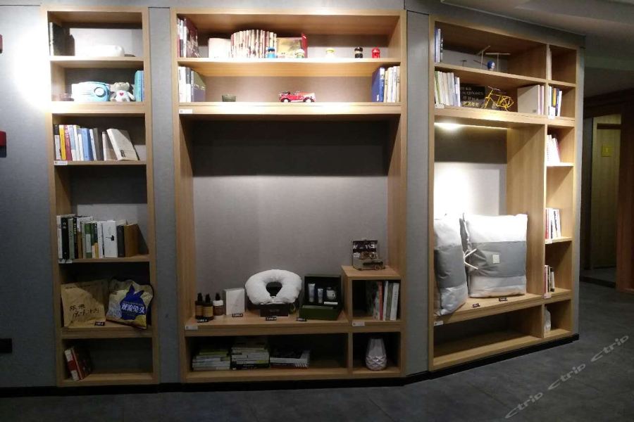 Фото Atour Light Hotel Jinli Chengdu