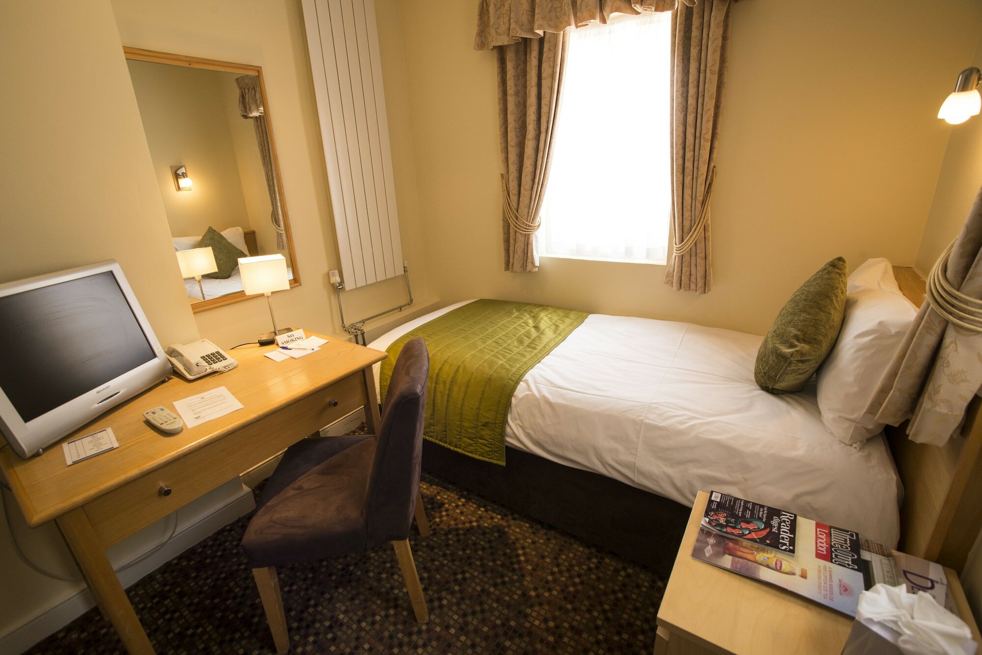 Фото The Darlington Hyde Park