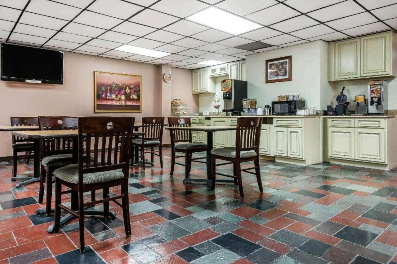 Фото Quality Inn & Suites Binghamton Vestal