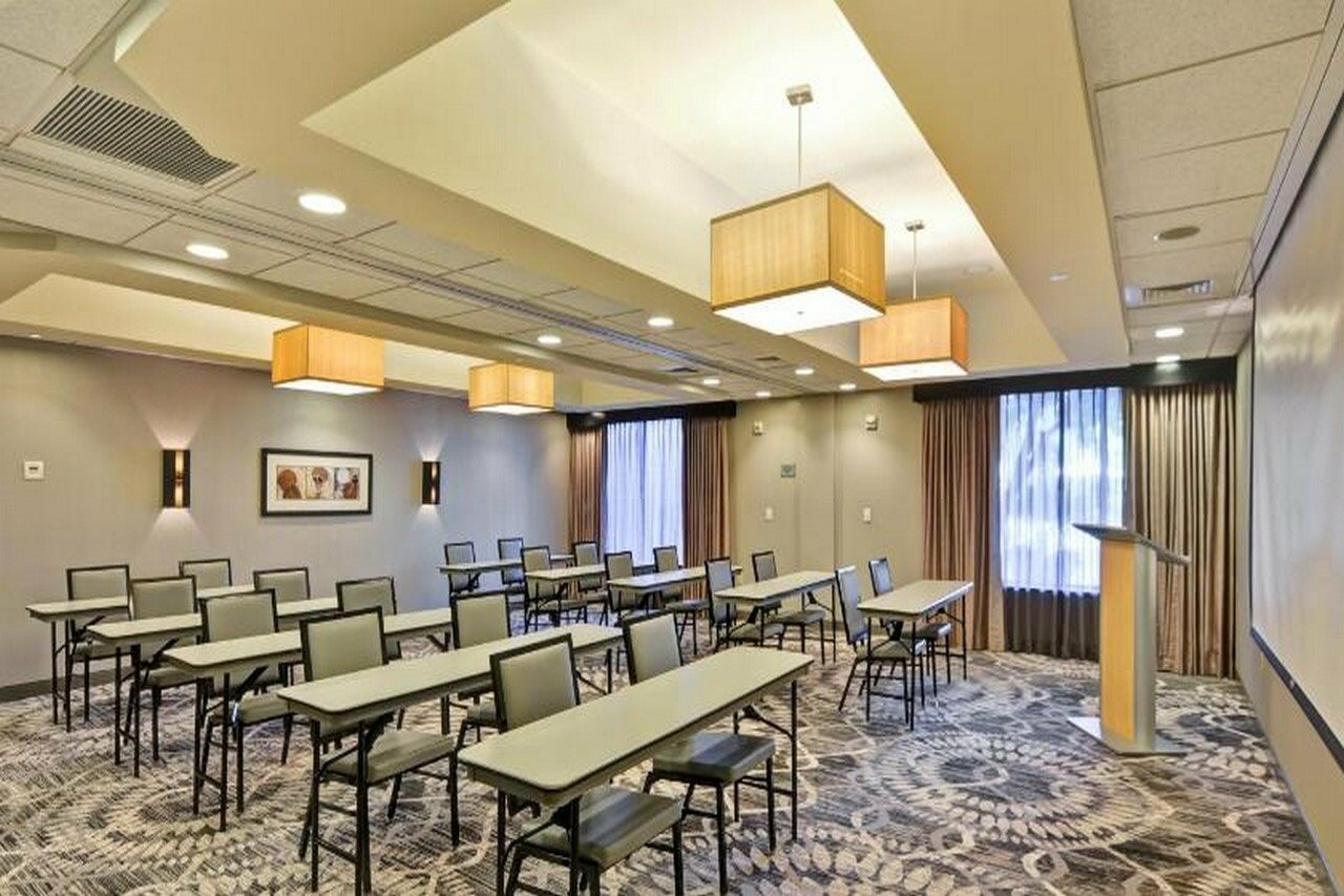 Фото DoubleTree by Hilton Hotel Baton Rouge