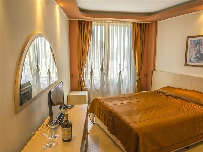 Фото Golden Pearl Hotel