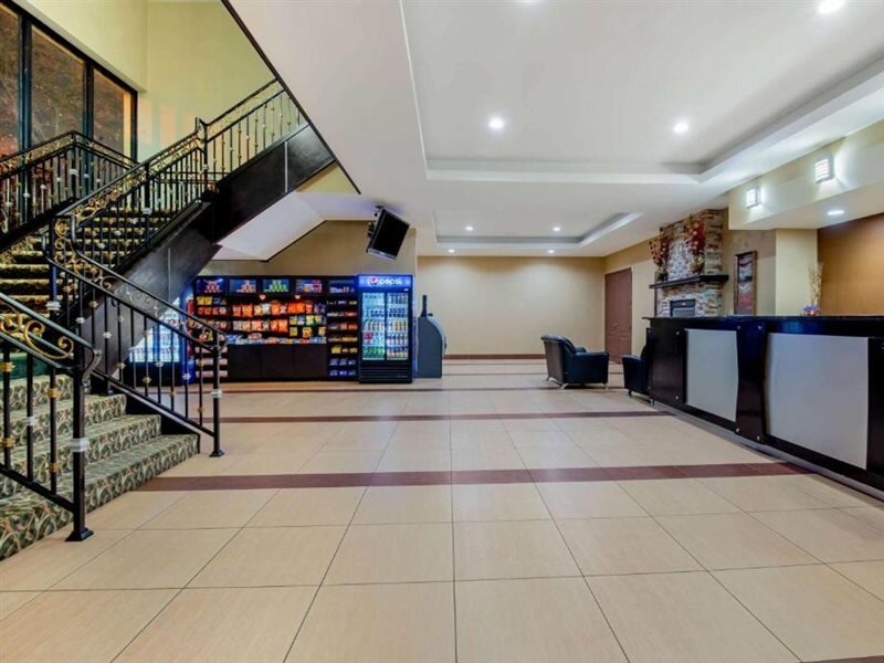 Фото La Quinta Inn by Wyndham West Long Branch