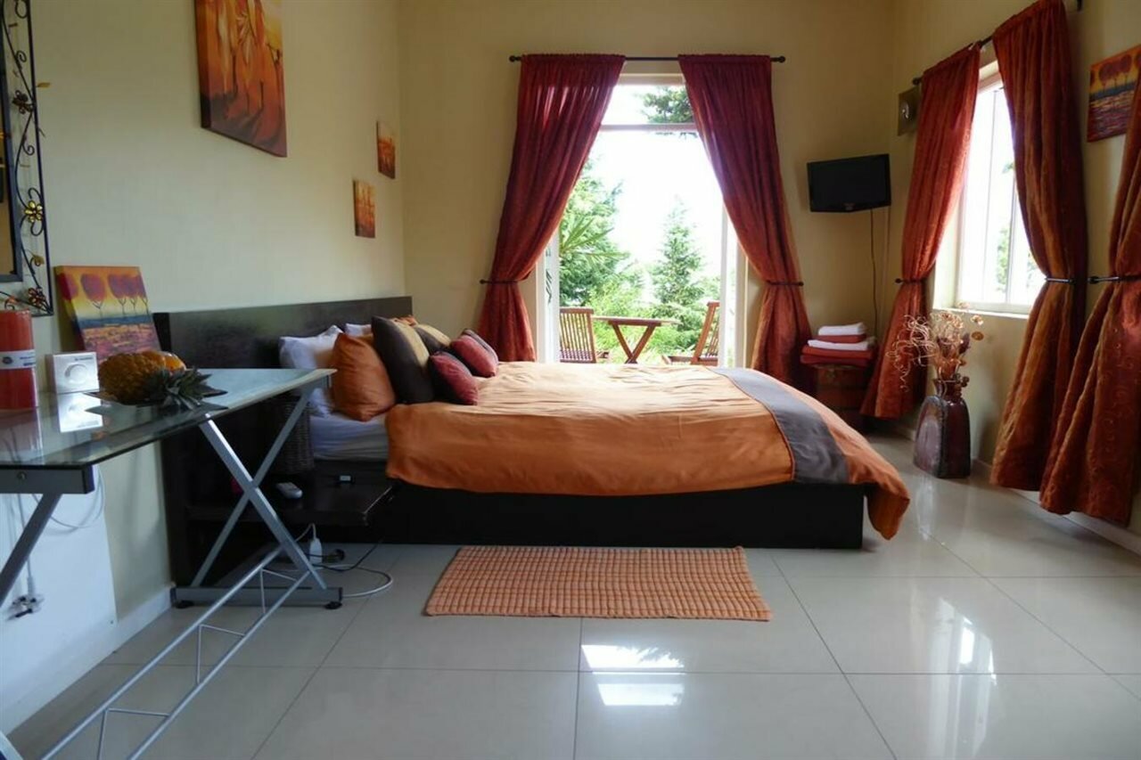 Фото Villa Hout Bay Heights