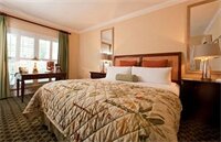 Фото The Pillars Hotel & Club