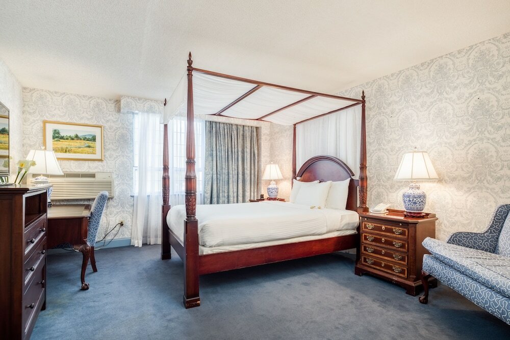 Фото The Farmington Inn & Suites